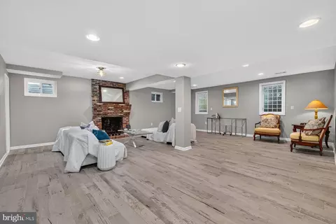 Living - 1602 Lemontree Ln, Silver Spring, MD 20904 photo 2 of 2