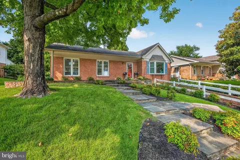 Exterior - 1602 Lemontree Ln, Silver Spring, MD 20904 photo 7 of 7