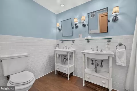 Bath - 1602 Lemontree Ln, Silver Spring, MD 20904 photo 2 of 5