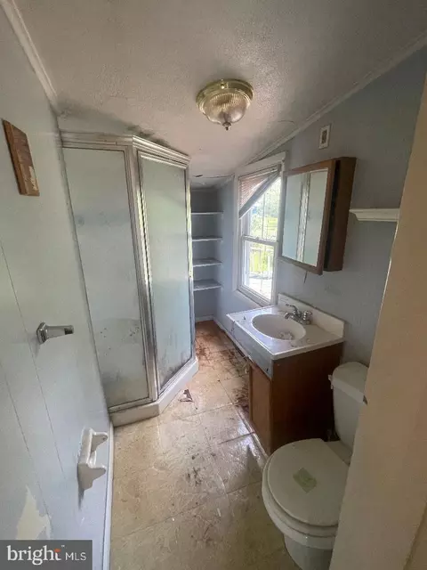 Bath - 15121 Barnesville, Boyds, MD 20841 photo 1 of 1