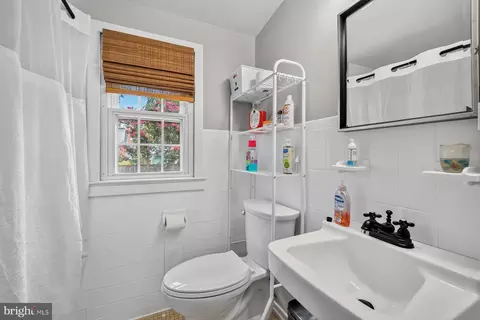 Bath - 1711 Brisbane St, Silver Spring, MD 20902 photo 2 of 2