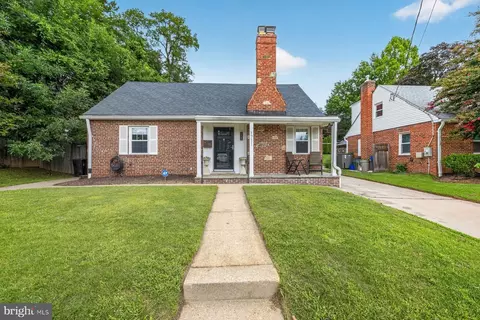 Exterior - 1711 Brisbane St, Silver Spring, MD 20902 photo 2 of 9