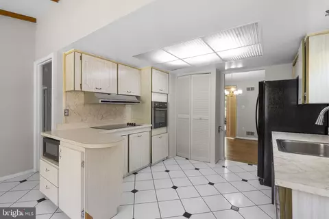 Kitchen - 820 Lamberton Dr, Silver Spring, MD 20902 photo 3 of 3