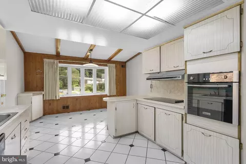Kitchen - 820 Lamberton Dr, Silver Spring, MD 20902 photo 1 of 3