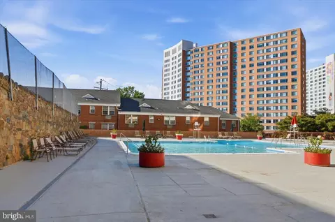 Exterior - 1220 Blair Mill Rd #1008, Silver Spring, MD 20910 photo 4 of 9