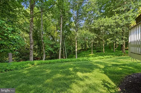 Exterior - 11640 Piney Spring Ln, Potomac, MD 20854 photo 6 of 7