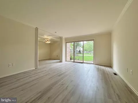 Living - 3600 Gleneagles Dr #7-1D, Silver Spring, MD 20906 photo 3 of 4