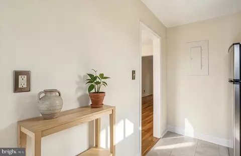 Entry Way - 2406 Colston Dr #301-C, Silver Spring, MD 20910 photo 2 of 2
