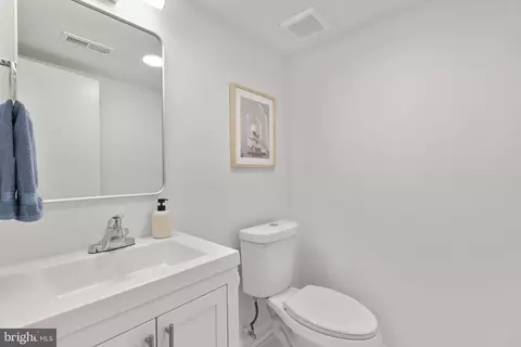 Bath - 12800 Littleton St, Silver Spring, MD 20906 photo 3 of 3