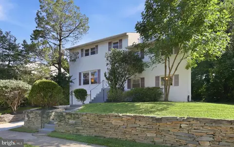 9905 Marquette Dr, Bethesda, MD 20817