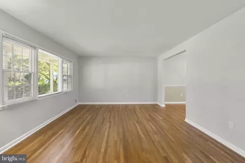 Living - 13007 Collingwood Ter, Silver Spring, MD 20904 photo 2 of 3