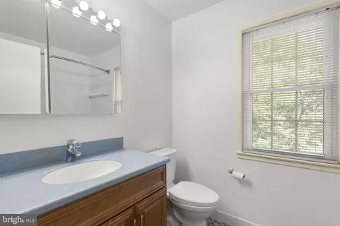 Bath - 13007 Collingwood Ter, Silver Spring, MD 20904 photo 4 of 5