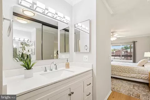 Bath - 15121 Glade Dr #13-3B, Silver Spring, MD 20906 photo 2 of 3