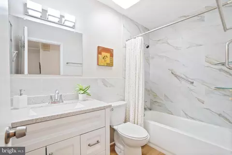 Bath - 15121 Glade Dr #13-3B, Silver Spring, MD 20906 photo 3 of 3