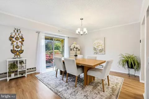 Dining - 15121 Glade Dr #13-3B, Silver Spring, MD 20906 photo 3 of 5