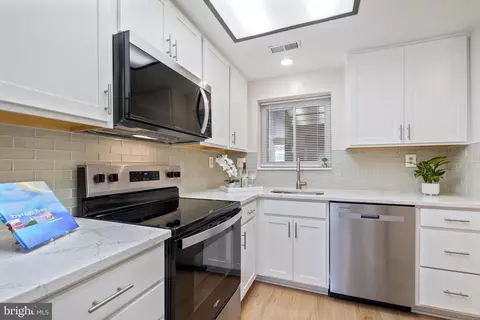 Kitchen - 15121 Glade Dr #13-3B, Silver Spring, MD 20906 photo 1 of 3