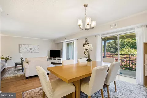 Dining - 15121 Glade Dr #13-3B, Silver Spring, MD 20906 photo 4 of 5