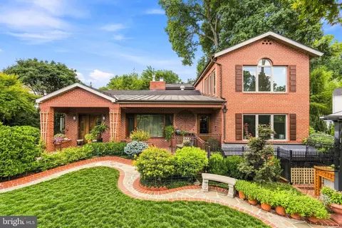 4105 E West Hwy, Chevy Chase, MD 20815