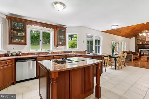 Kitchen - 17034 Barn Ridge Dr, Silver Spring, MD 20906 photo 2 of 2