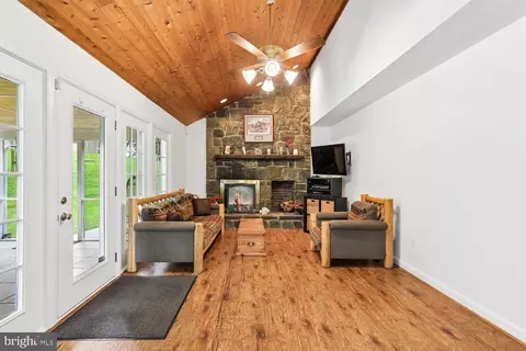 Living - 17034 Barn Ridge Dr, Silver Spring, MD 20906 photo 1 of 1