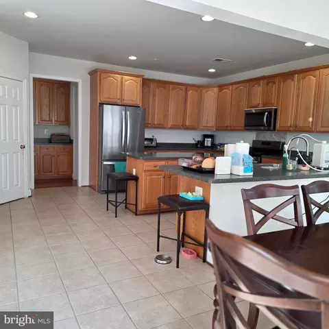 Kitchen - 21701 Seneca Ayr Dr, Boyds, MD 20841 photo 1 of 2