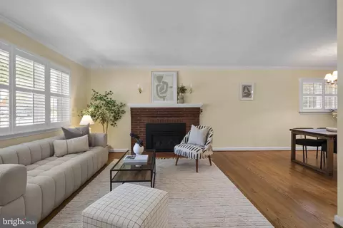Living - 19 Eastmoor Dr, Silver Spring, MD 20901 photo 3 of 4