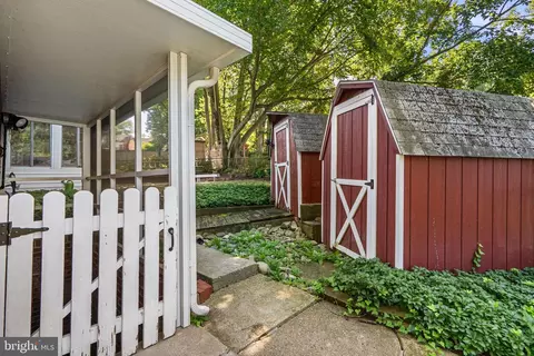 Exterior - 19 Eastmoor Dr, Silver Spring, MD 20901 photo 7 of 7