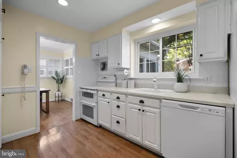 Kitchen - 19 Eastmoor Dr, Silver Spring, MD 20901 photo 2 of 2