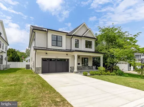 9508 Forest Rd, Bethesda, MD 20814