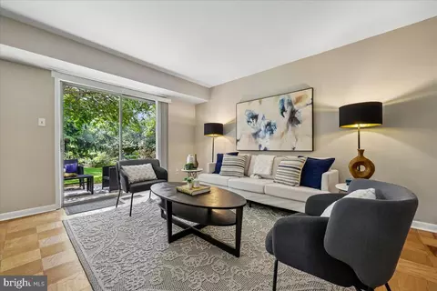 10624 Montrose Ave #103, Bethesda, MD 20814