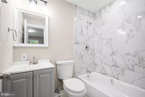 Bath - 10705 Lockridge Dr, Silver Spring, MD 20901 photo 3 of 7