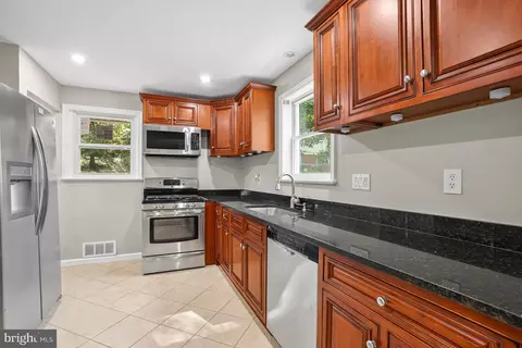 Kitchen - 10705 Lockridge Dr, Silver Spring, MD 20901 photo 2 of 2