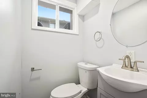 Bath - 10705 Lockridge Dr, Silver Spring, MD 20901 photo 7 of 7