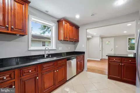 Entry Way - 10705 Lockridge Dr, Silver Spring, MD 20901 photo 1 of 1