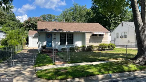 3223 Edgewood Rd, Kensington, MD 20895