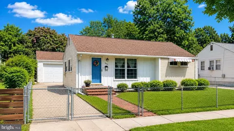 3223 Edgewood Rd, Kensington, MD 20895
