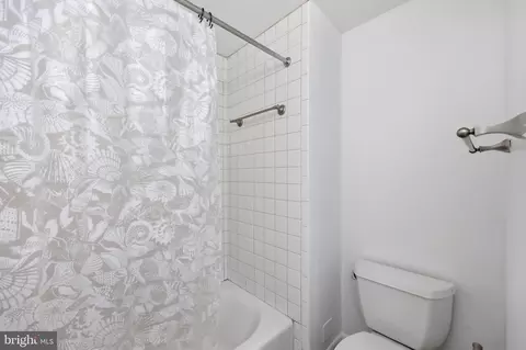 Bath - 17676 Kohlhoss Rd, Poolesville, MD 20837 photo 4 of 4