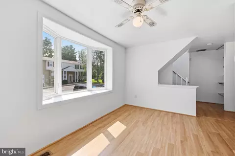 Living - 17676 Kohlhoss Rd, Poolesville, MD 20837 photo 2 of 6