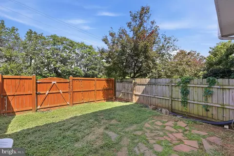 Exterior - 17676 Kohlhoss Rd, Poolesville, MD 20837 photo 6 of 9