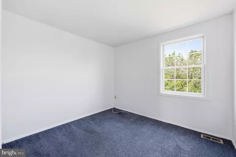 Bedroom - 17676 Kohlhoss Rd, Poolesville, MD 20837 photo 6 of 7