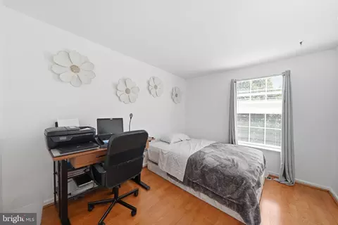 Bedroom - 17641 Longview Ln, Olney, MD 20832 photo 4 of 10