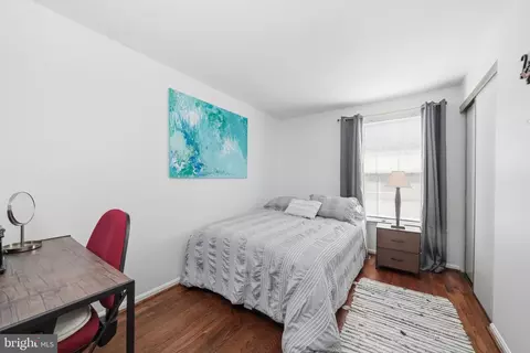 Bedroom - 17641 Longview Ln, Olney, MD 20832 photo 7 of 10