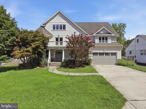 9409 Singleton Dr, Bethesda, MD 20817
