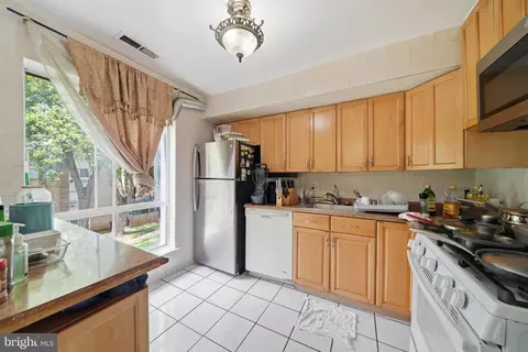 Kitchen - 3954 Bel Pre Rd #7, Silver Spring, MD 20906 photo 3 of 3