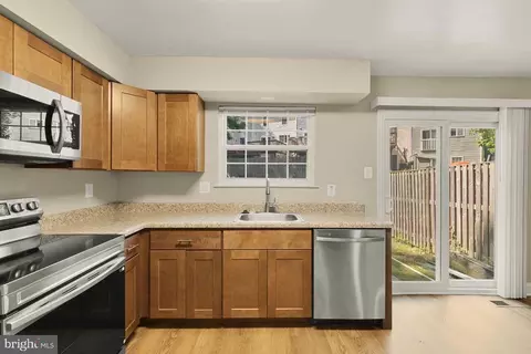 Kitchen - 15009 Travert Way, Silver Spring, MD 20906 photo 2 of 5