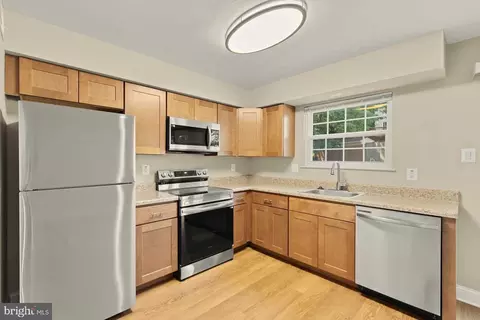 Kitchen - 15009 Travert Way, Silver Spring, MD 20906 photo 3 of 5