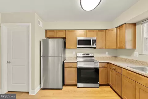 Kitchen - 15009 Travert Way, Silver Spring, MD 20906 photo 5 of 5