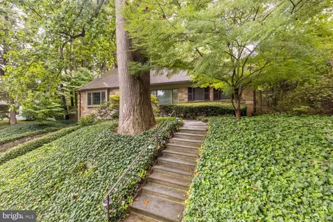 5810 Overlea Rd, Bethesda, MD 20816