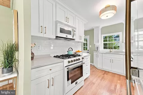 Kitchen - 9129 Walden Rd, Silver Spring, MD 20901 photo 3 of 4