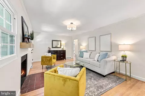 Living - 9129 Walden Rd, Silver Spring, MD 20901 photo 2 of 3